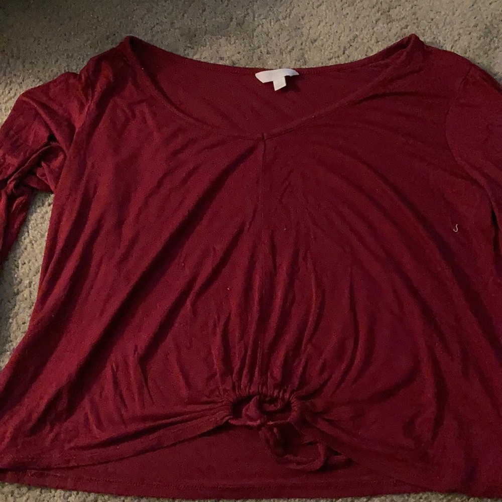 Long sleeve crop top with elastic arm hole